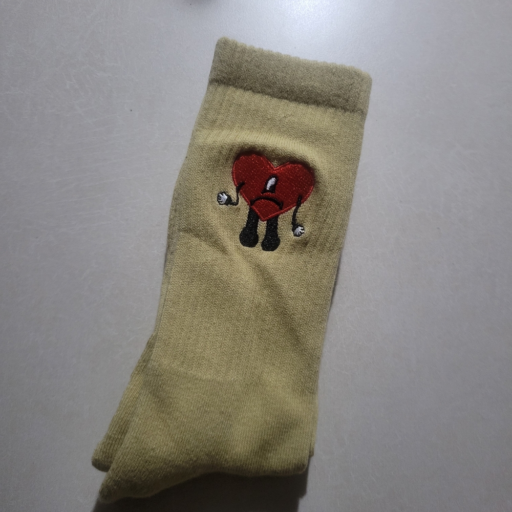 Un Verano Sin Ti Official Bad Bunny Tan Socks - Picture 2 of 4